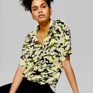 Wild Fable Camo Print Button Down Shirt M